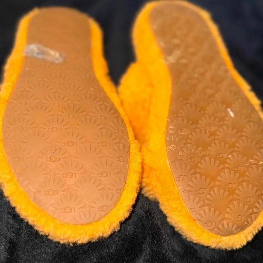 UGG kids Bright Orange Fluffy Slippers Sandal